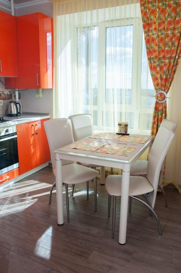 Vip Apartments Lutsk Luaran gambar