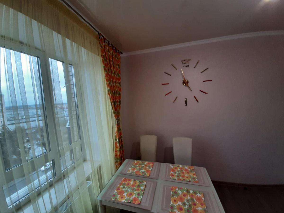 Vip Apartments Lutsk Luaran gambar