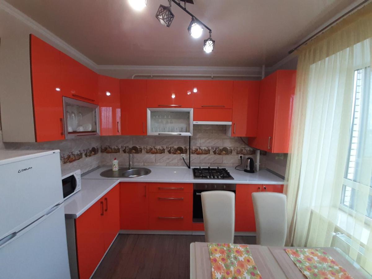 Vip Apartments Lutsk Luaran gambar