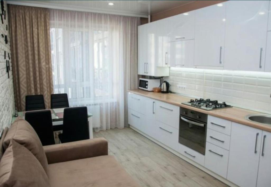 Vip Apartments Lutsk Luaran gambar