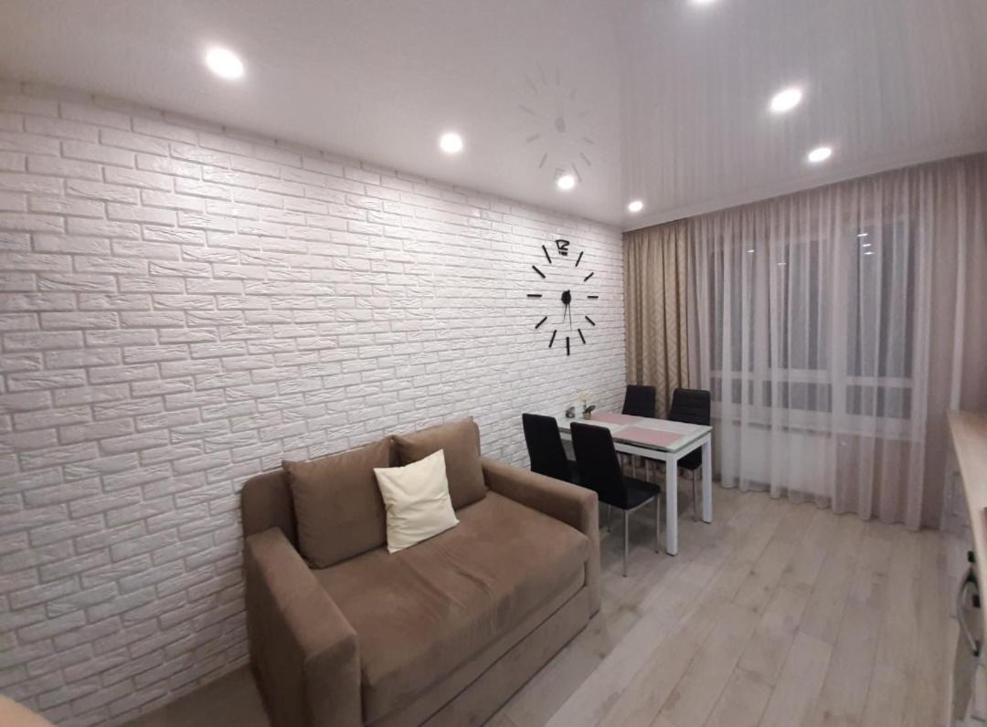 Vip Apartments Lutsk Luaran gambar