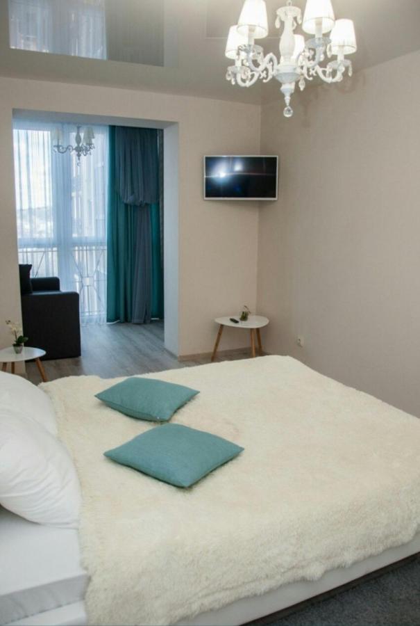 Vip Apartments Lutsk Luaran gambar